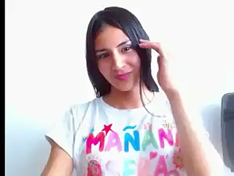 Snapshot of _princess_queen chatting on 02-18-25, 08:58 princess queen online show from 02-18-25, 08:58