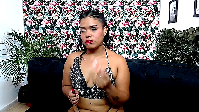 Snapshot of Wendy_Hot_ chatting on 12-04-24, 04:32 Wendy Hot online show from 12-04-24, 04:32