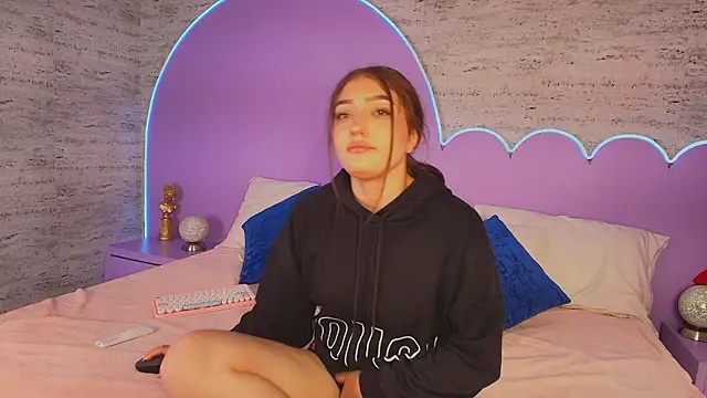 Giaa Ross online show from 03-12-26, 07:31