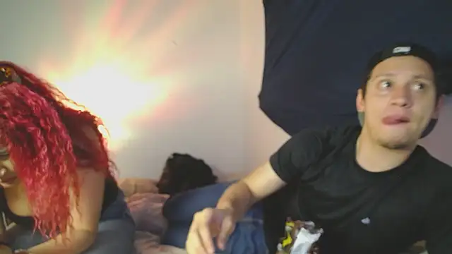 Snapshot of Oliver-sophia chatting on 01-10-26, 10:25 Oliver-sophia online show from 01-10-26, 10:25