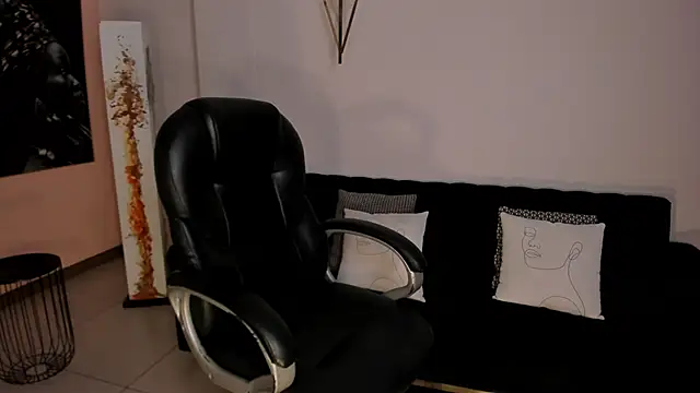 Snapshot of CharlotteCox_ chatting on 01-30-25, 11:55 CharlotteCox online show from 01-30-25, 11:55