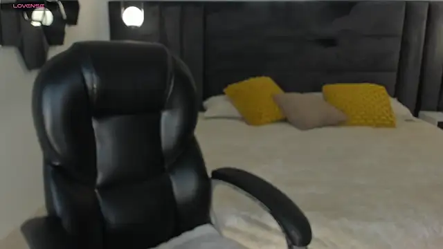 CharlotteCox  online show from 07-30-26, 03:05