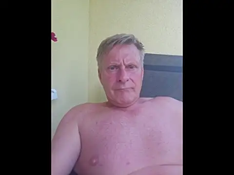 johnnym1 online show from 06-25-26, 02:32