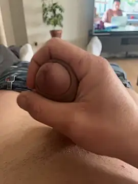 Snapshot of moi_seul chatting on 12-11-24, 01:28 moi seul online show from 12-11-24, 01:28