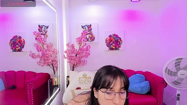 Snapshot of Miss_dolly_ chatting on 03-05-25, 12:22 Miss dolly online show from 03-05-25, 12:22