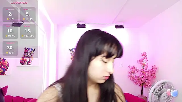 Snapshot of Miss_dolly_ chatting on 10-08-25, 12:36 Miss dolly online show from 10-08-25, 12:36