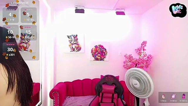 Snapshot of Miss_dolly_ chatting on 10-27-25, 12:31 Miss dolly online show from 10-27-25, 12:31