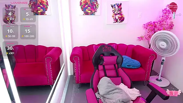 Snapshot of Miss_dolly_ chatting on 11-14-25, 12:26 Miss dolly online show from 11-14-25, 12:26