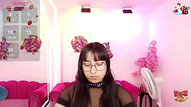 Snapshot of Miss_dolly_ chatting on 11-22-25, 12:37 Miss dolly online show from 11-22-25, 12:37