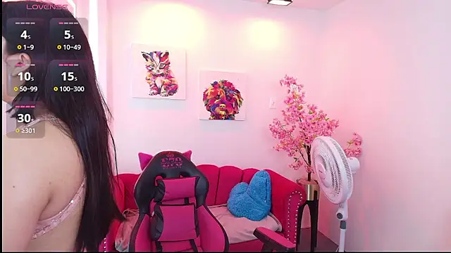 Snapshot of Miss_dolly_ chatting on 01-13-26, 12:21 Miss dolly online show from 01-13-26, 12:21