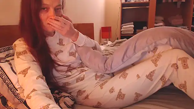 Snapshot of LovelyAndraGirl chatting on 12-20-25, 03:52 LovelyAndraGirl online show from 12-20-25, 03:52