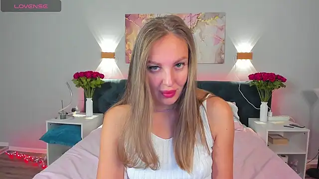 Snapshot of Kelly_Hardy chatting on 02-25-25, 12:47 Kelly Hardy online show from 02-25-25, 12:47