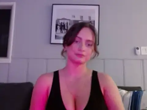 Sophie Raegan online show from 02-24-25, 08:17