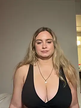 Sophie Raegan online show from 04-20-26, 01:36