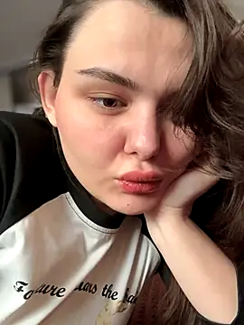 Snapshot of NikaMur chatting on 10-27-25, 02:26 NikaMur online show from 10-27-25, 02:26