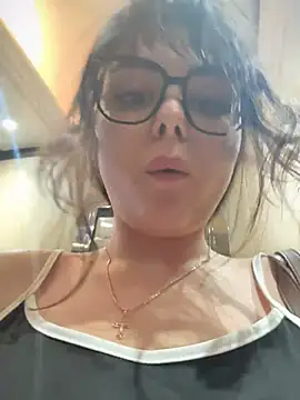 Snapshot of NikaMur chatting on 03-04-26, 02:28 NikaMur online show from 03-04-26, 02:28