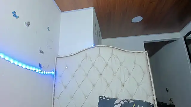 Snapshot of Anny_jhonsonx chatting on 09-18-25, 11:29 Anny jhonsonx online show from 09-18-25, 11:29