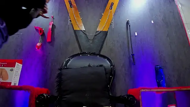 Snapshot of CharlotteScotte chatting on 01-13-25, 11:30 CharlotteScotte online show from 01-13-25, 11:30