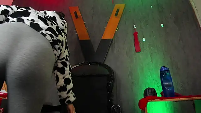 Snapshot of CharlotteScotte chatting on 01-14-25, 11:53 CharlotteScotte online show from 01-14-25, 11:53