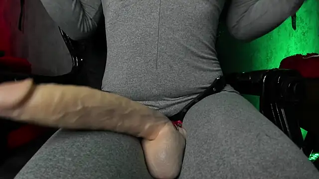 Snapshot of CharlotteScotte chatting on 01-14-25, 05:56 CharlotteScotte online show from 01-14-25, 05:56