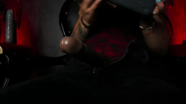 Snapshot of CharlotteScotte chatting on 01-21-25, 06:23 CharlotteScotte online show from 01-21-25, 06:23