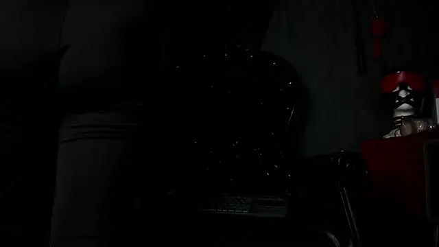 Snapshot of CharlotteScotte chatting on 03-04-25, 12:01 CharlotteScotte online show from 03-04-25, 12:01