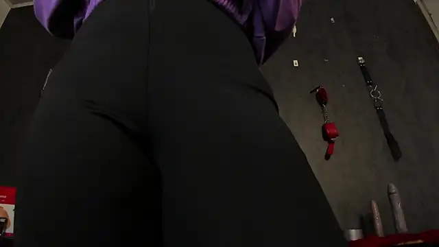 Snapshot of CharlotteScotte chatting on 03-11-25, 11:33 CharlotteScotte online show from 03-11-25, 11:33