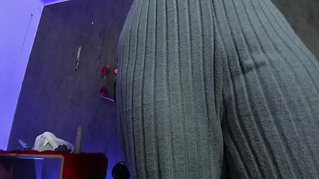 Snapshot of CharlotteScotte chatting on 03-22-25, 12:04 CharlotteScotte online show from 03-22-25, 12:04