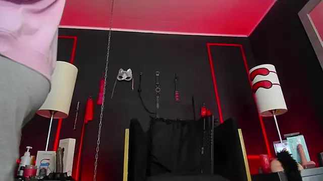 Snapshot of CharlotteScotte chatting on 09-15-25, 11:43 CharlotteScotte online show from 09-15-25, 11:43