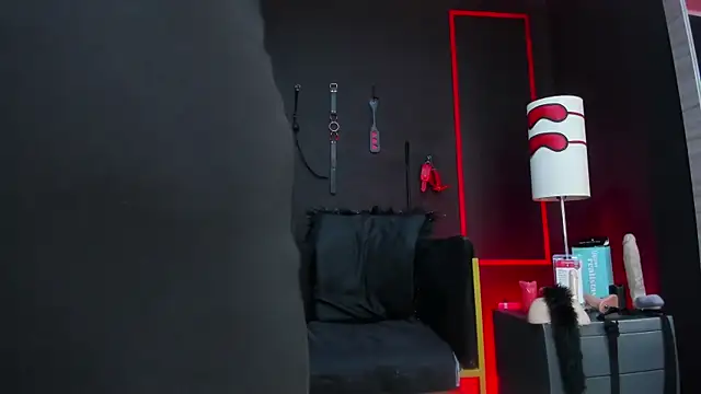 Snapshot of CharlotteScotte chatting on 09-16-25, 11:55 CharlotteScotte online show from 09-16-25, 11:55