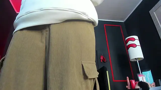 Snapshot of CharlotteScotte chatting on 09-17-25, 11:56 CharlotteScotte online show from 09-17-25, 11:56