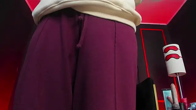 Snapshot of CharlotteScotte chatting on 10-01-25, 12:00 CharlotteScotte online show from 10-01-25, 12:00