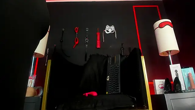 Snapshot of CharlotteScotte chatting on 10-11-25, 12:04 CharlotteScotte online show from 10-11-25, 12:04