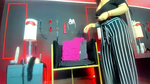 Snapshot of CharlotteScotte chatting on 10-14-25, 11:55 CharlotteScotte online show from 10-14-25, 11:55