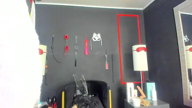 Snapshot of CharlotteScotte chatting on 10-16-25, 12:28 CharlotteScotte online show from 10-16-25, 12:28