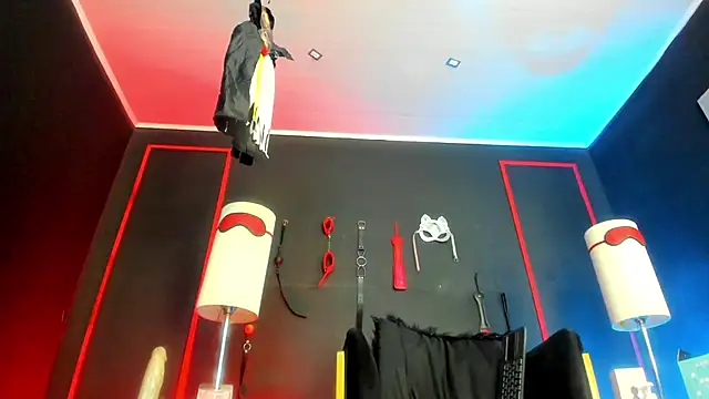 Snapshot of CharlotteScotte chatting on 10-17-25, 12:08 CharlotteScotte online show from 10-17-25, 12:08