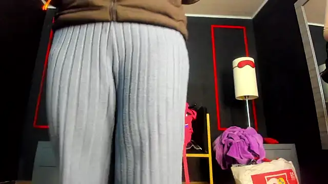 Snapshot of CharlotteScotte chatting on 10-23-25, 11:20 CharlotteScotte online show from 10-23-25, 11:20