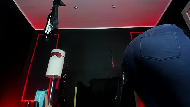 Snapshot of CharlotteScotte chatting on 10-27-25, 11:36 CharlotteScotte online show from 10-27-25, 11:36