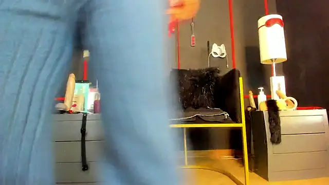 Snapshot of CharlotteScotte chatting on 11-04-25, 11:31 CharlotteScotte online show from 11-04-25, 11:31