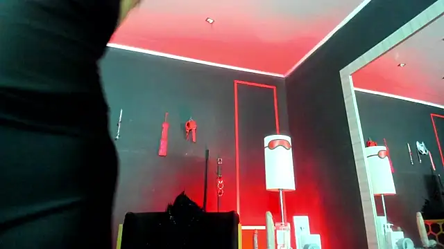 Snapshot of CharlotteScotte chatting on 12-04-25, 12:47 CharlotteScotte online show from 12-04-25, 12:47