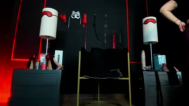 Snapshot of CharlotteScotte chatting on 01-06-26, 11:47 CharlotteScotte online show from 01-06-26, 11:47