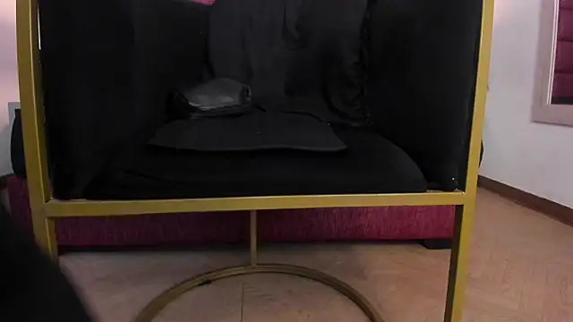 Snapshot of CharlotteScotte chatting on 03-05-26, 02:35 CharlotteScotte online show from 03-05-26, 02:35