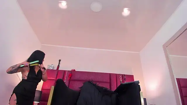 Snapshot of CharlotteScotte chatting on 03-07-26, 03:42 CharlotteScotte online show from 03-07-26, 03:42