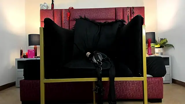 Snapshot of CharlotteScotte chatting on 03-09-26, 03:38 CharlotteScotte online show from 03-09-26, 03:38