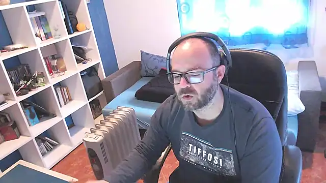 ravingr4d4 online show from 03-18-25, 09:09