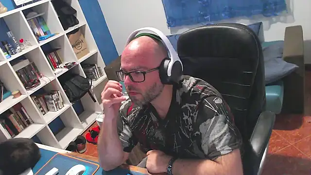 ravingr4d4 online show from 04-11-26, 08:57