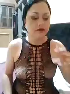 Snapshot of LilithRos3 chatting on 10-17-25, 08:33 LilithRos3 online show from 10-17-25, 08:33