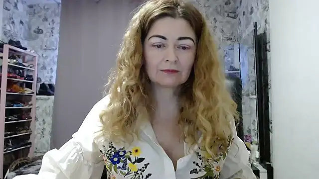 Snapshot of Helen1974 chatting on 01-19-25, 11:34 Helen1974 online show from 01-19-25, 11:34