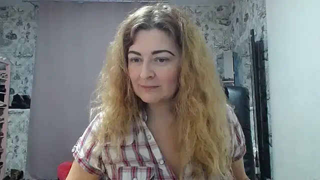 Snapshot of Helen1974 chatting on 02-03-25, 01:30 Helen1974 online show from 02-03-25, 01:30