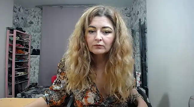 Snapshot of Helen1974 chatting on 02-05-25, 10:01 Helen1974 online show from 02-05-25, 10:01